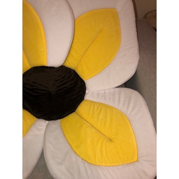 Blooming Bath Lotus Yellow + White - Picture 7 of 10